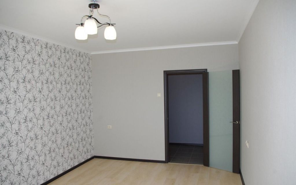 Обои под курском. Шпатлевка обои.