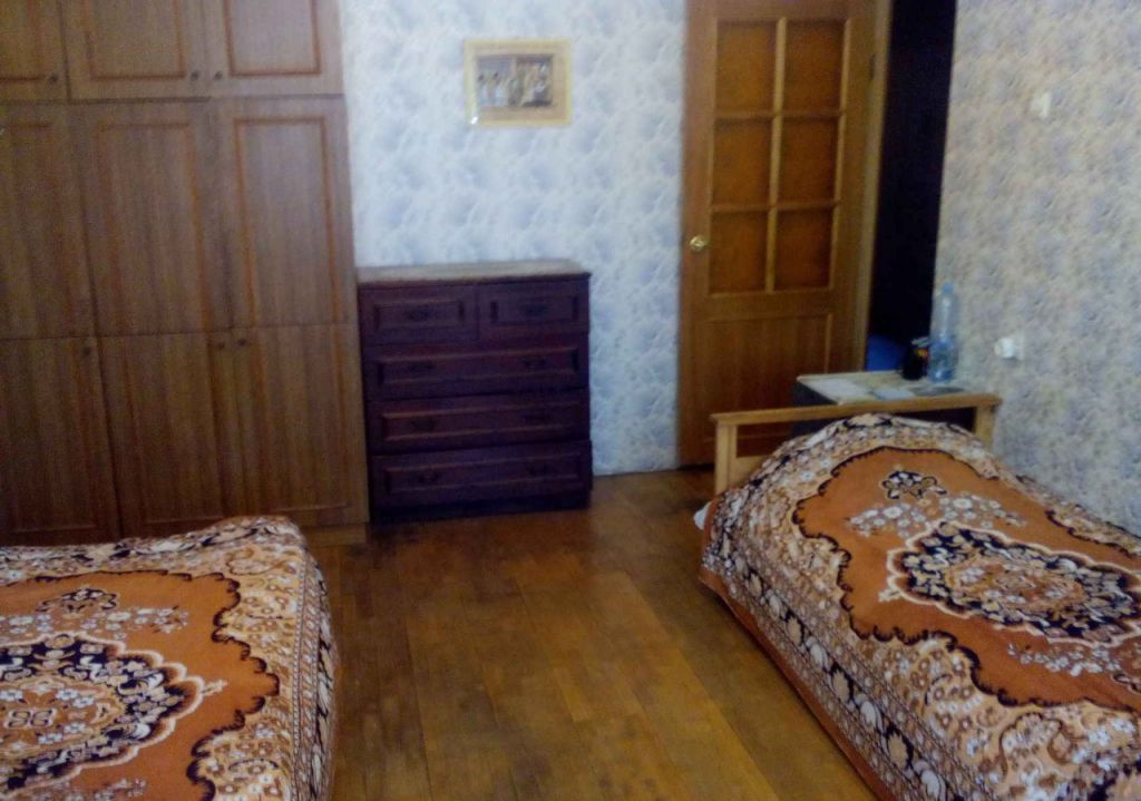 Ынтымак ру квартира койка места. Трудовая комната. Снять комнату подселение от хозяина. Лескова 25б. Подмосковье купить с подселением.