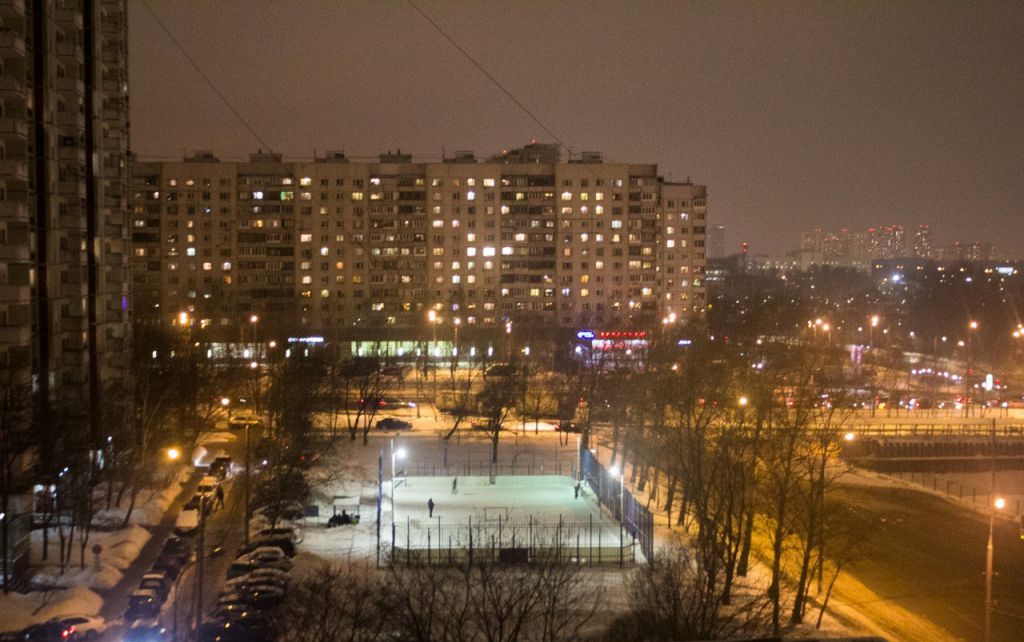 Алтуфьевское шоссе фото. Алтуфьевское шоссе 102. Алтуфьевское шоссе дом 102б. Алтуфьево спальный район. Алтуфьевское шоссе ночью.