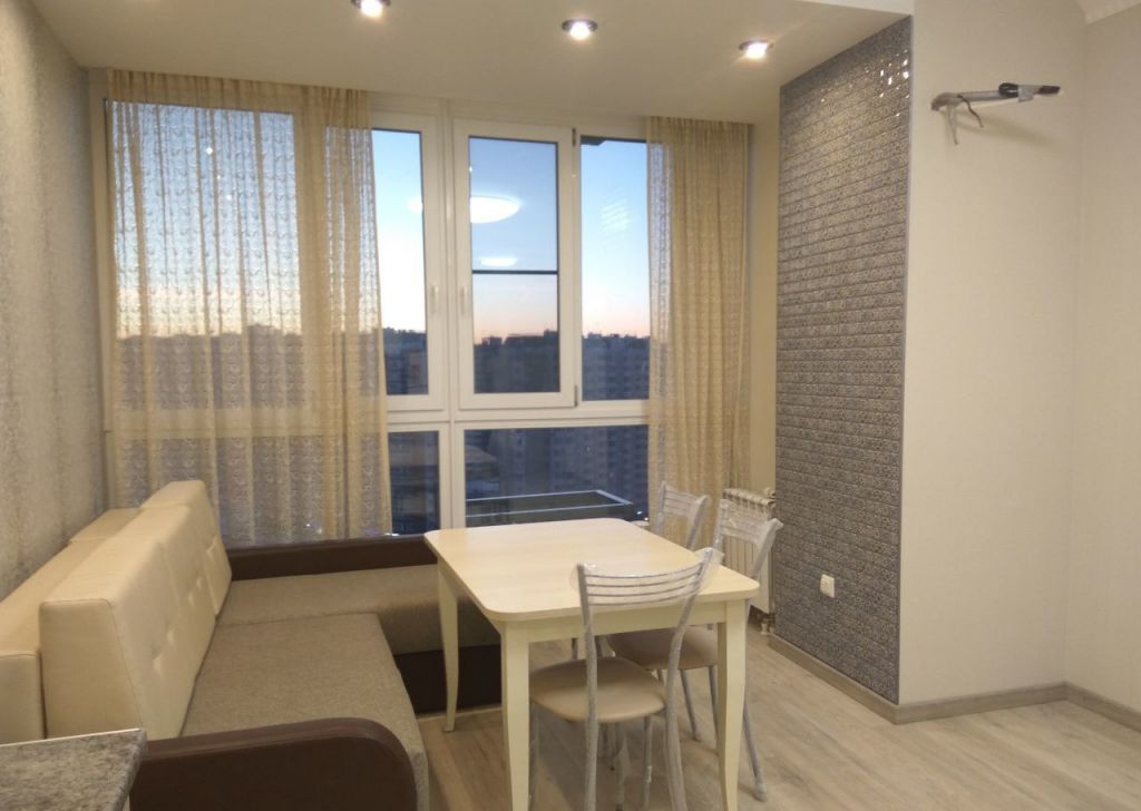 Квартира двухкомнатная в тольятти купить вторичка. Апартаменты Самуила Маршака. Самуила Маршака 15 план этажа. Тысяча мелочей квартира двухкомнатная снять Мариуполь.
