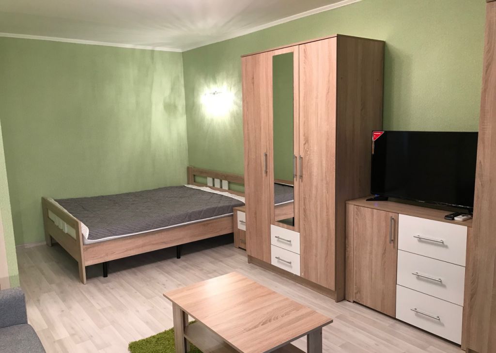 сниму квартиру метро озерная 2 комнатную