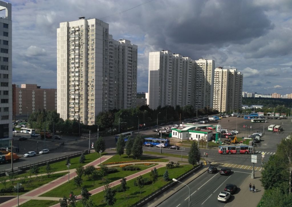 Москва осенний бульвар. Осенний бульвар 20к1. Осенний бульвар д 20 к 1. Метро Крылатское осенний бульвар. Район в Москве Крылатское осенний бульвар.