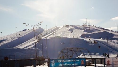 Горнолыжный склон новопеределкино. Горнолыжный склон ново-переделкино. Ново переделкино горнолыжный. Горнолыжные переделкино. Переделкино лыжный склон.