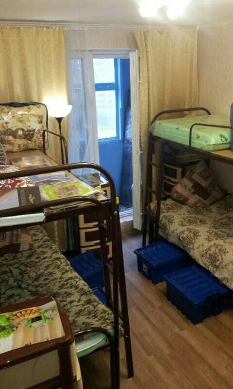 Хостел в москве. Авито москва общежития. Хостел для рабочих. Койко место в комнате. Койко-место в москве недорого метро пражское.