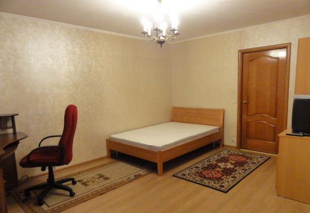 Квартиры посуточно краснодар комарова. Квартиры в ясенево. Суточная комната ближайший. Паустовского 8 планировка. Снять квартиру в ясенево от хозяев.