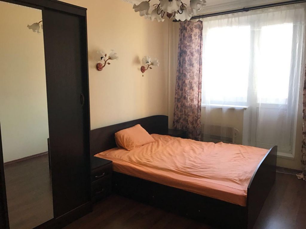 Снять квартиру в москве на 2 месяца. Дешевые комнаты. Комнаты от собственника. Самая дешевая комната. Арендовать комнату.