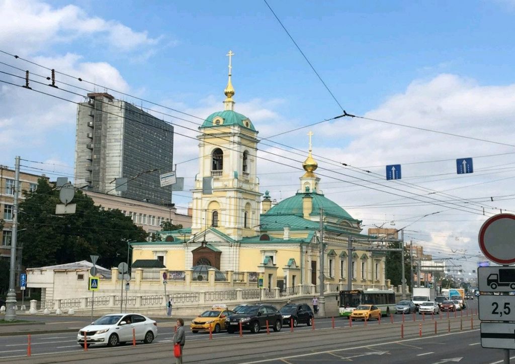 Фото у метро преображенская площадь