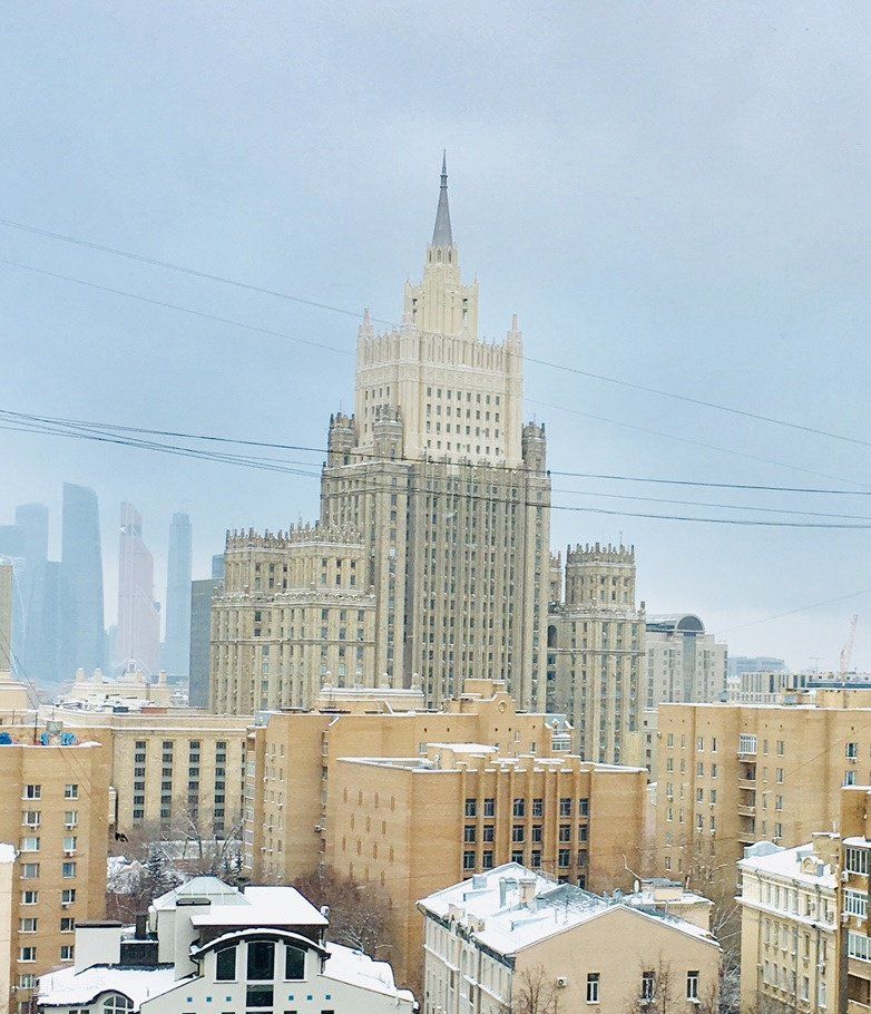 Москва сдам каком. Гагаринский переулок 31. Москва Гагаринский переулок, дом 31.. МИД вид с Арбата. Дом с видом на МИД.