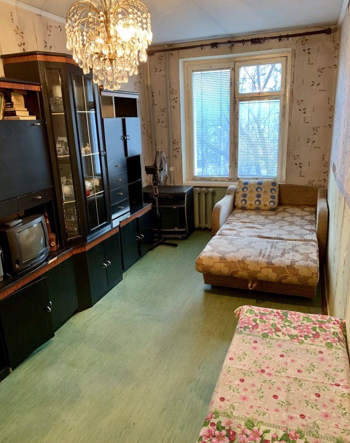 Снять комнату новая москва. Дешевые комнаты. Комната в Москве. Московская комната. Комната хозяина.