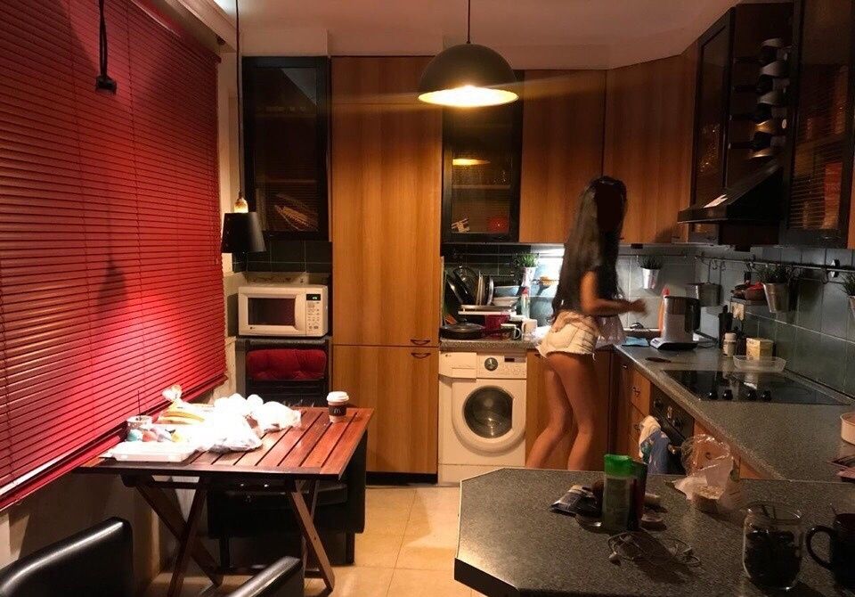 Жить в квартире номер 13. Московская комната Пеше. Кухня Макса не пустили жить в квартиру.