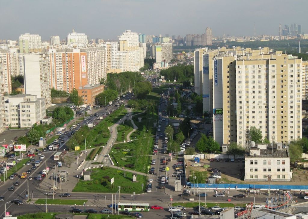 Снимать квартиру метро зюзино. Москва Митинская 33. Митино вид с 20 этажа. Парковая 33 Митино. Митинская 33 фото.