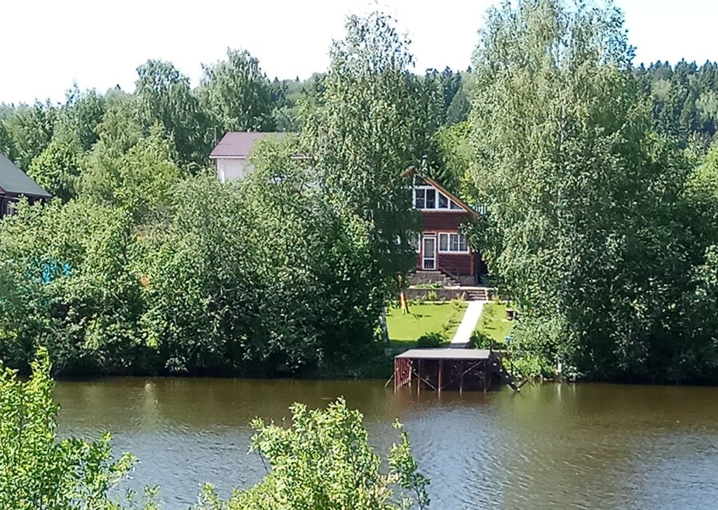 База отдыха домики солнечногорск. Усадьба Починки. Солнечногорск домики на воде. Солнечногорск домики на берегу.