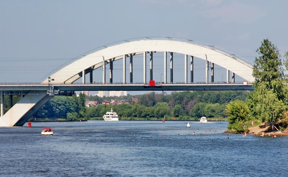 Мост через канал в химках