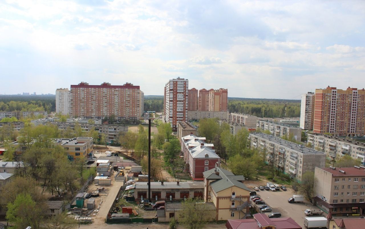 Квартира поселок октябрьский. Поселок Толстопальцево улица Ленина 1. Посёлок Толстопальцево, улица Ленина, дом 51. Ул. Ленина, 10, посёлок Толстопальцево. Толстопальцево ул Ленина 28.